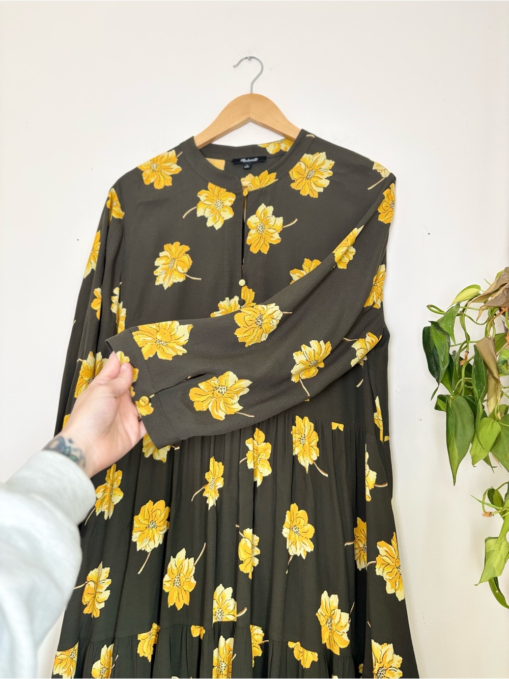Madewell Button-Front Tier Dress in Fall
Flowers - Picture 6 of 9